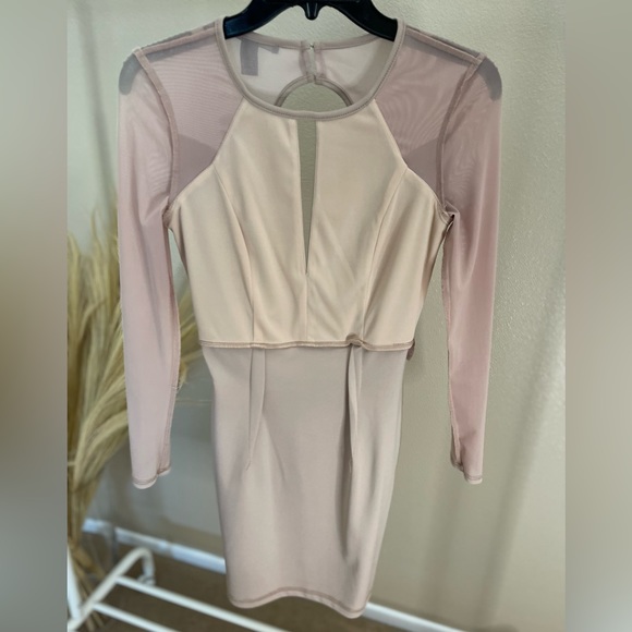Forever 21 bodycon dress with long sheer sleeves (thick fabric) - Picture 8 of 10